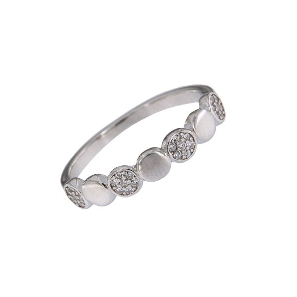 Anillo de plata de ley con circonitas y diseño de círculos brillantes