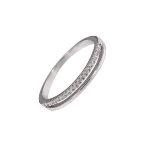 Anillo Dalia de plata de ley con circonitas brillantes y diseño minimalista