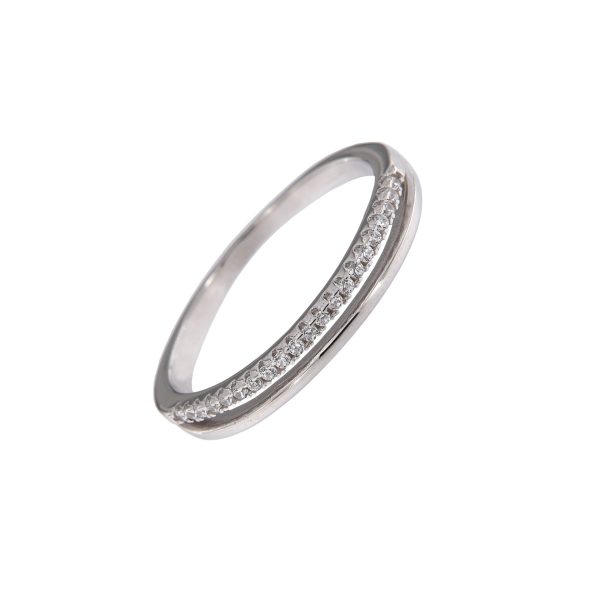 Anillo Dalia de plata de ley con circonitas brillantes y diseño minimalista