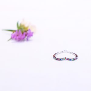 Anillo Plata Naira tipo gota con circonitas multicolor